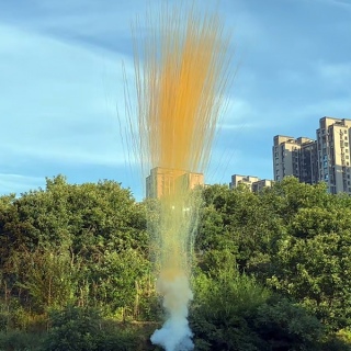 Оранжевый веерный салют Лапша 7 залпов