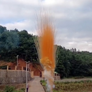 Оранжевый веерный салют Лапша 16 залпов