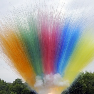 Разноцветный дневной салют Лапша 50 залпов