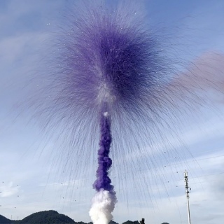 Фиолетовый салют дымовой цветок 72 залпа